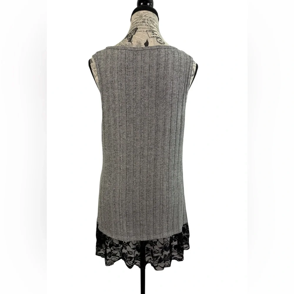 Vocal Embellish Boho Gray & Black Lace Hi-Lo Tunic Top Size L - Whimsigoth Style - Picture 6 of 9